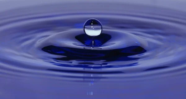 Vätska Vattendroppar Regndroppar — Stockfoto