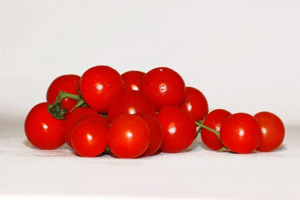 新鮮な赤い熟したトマト — ストック写真