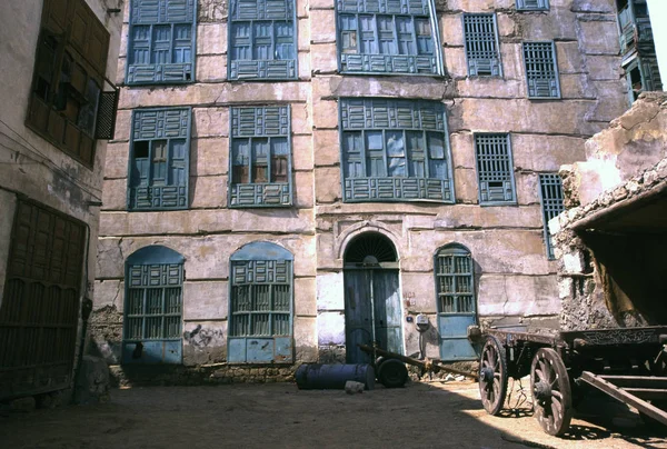 Eski Suudi Arabistan Jeddah Şehrinde Ahşap Pencereli Eski Bir Geleneksel — Stok fotoğraf