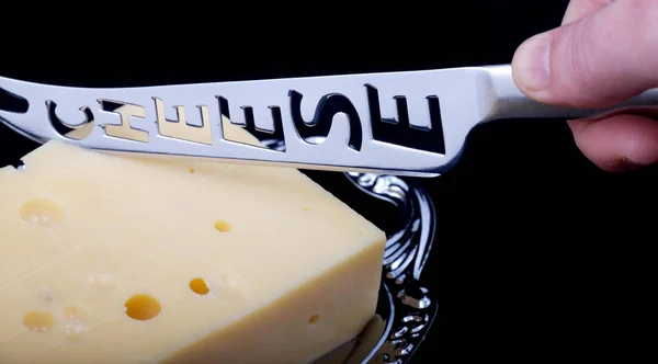 Sýr Nůž Černém Pozadí — Stock fotografie