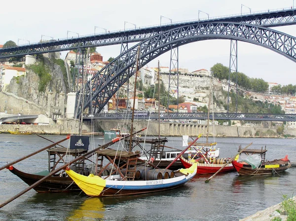 Barcaças Vinho Ponte Porto Vila Nova Gaya Ligam Outubro 2005 — Fotografia de Stock