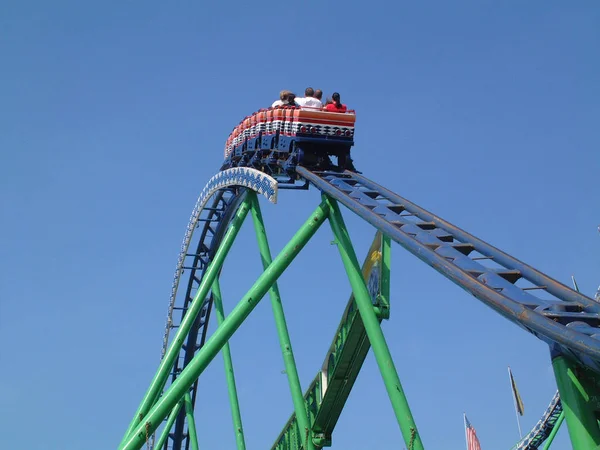 Gente Montaña Rusa — Foto de Stock