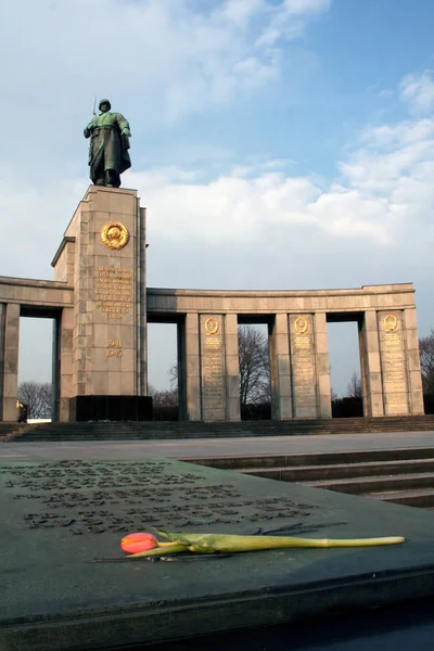 Szovjet Háborús Emlékmű Berlin Tiergarten — Stock Fotó