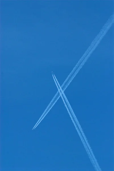 Vapour Trail Sky Line Shaped Clouds Produced Aircraft — Stock Photo, Image