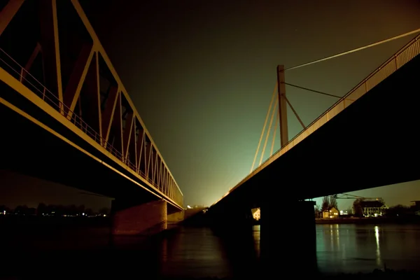 Köprü Mimarisinin Manzarası — Stok fotoğraf