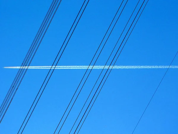 Rasto Vapor Céu Nuvens Forma Linha Produzidas Por Aeronaves — Fotografia de Stock