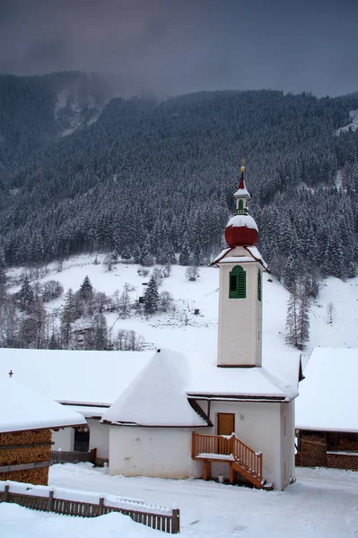 Vinter Kyrka Tirol — Stockfoto
