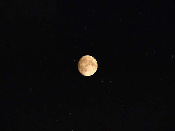 Pełnia Księżyca Gwiaździstym Niebem — Zdjęcie stockowe