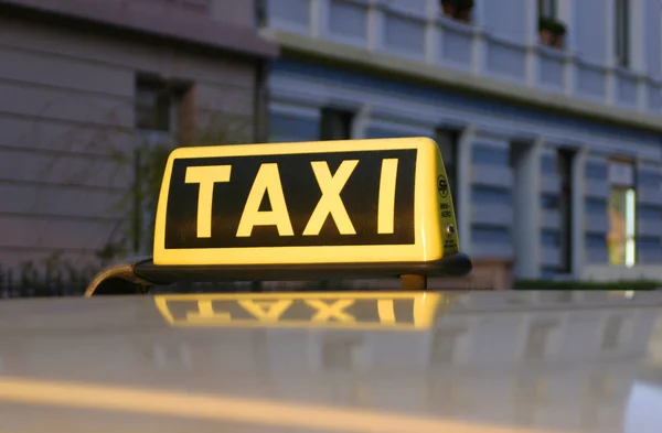 Panneau Taxi Dans Ville — Photo