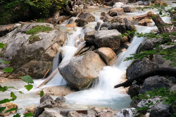 Schilderachtig Uitzicht Majestueus Landschap Met Waterval — Stockfoto