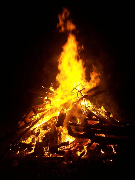 Lagerfeuer Lodernde Flamme — Stockfoto