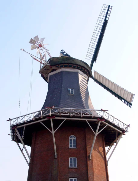Windmill Alternative Electric Power — Stock Photo, Image
