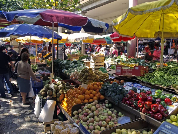 Puesto Mercado Con Frutas Verduras —  Fotos de Stock