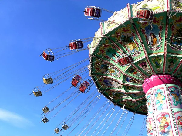 Atracción Moderno Parque Atracciones —  Fotos de Stock