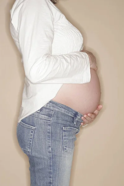 Detailní Záběr Těhotné Ženy — Stock fotografie