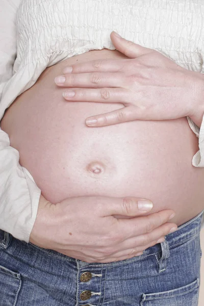 Nahaufnahme Einer Schwangeren Frau — Stockfoto