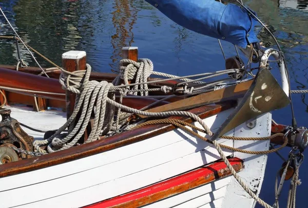 Bog Ett Traditionellt Segelfartyg — Stockfoto