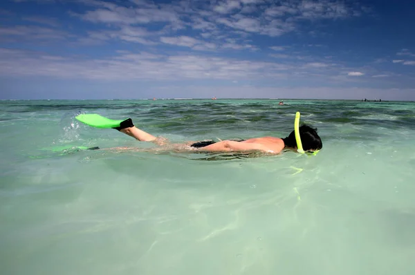 Joven Bikini Playa — Foto de Stock