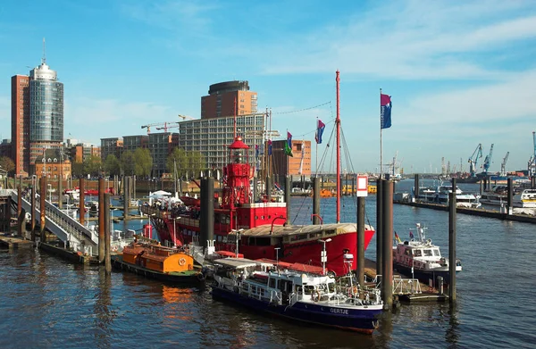 Villanyhajó Hamburgi Kikötőben — Stock Fotó