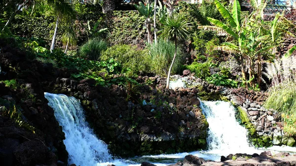 Malerischer Blick Auf Majestätische Landschaft Mit Wasserfall — Stockfoto