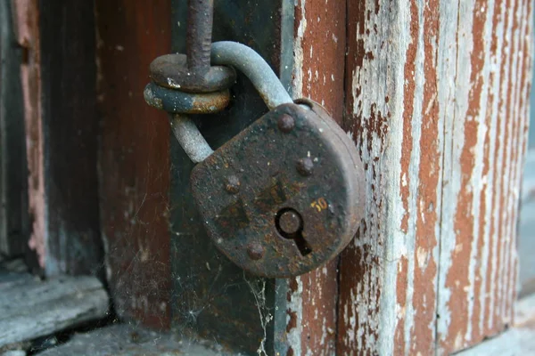 Viejo Candado Oxidado Puerta — Foto de Stock