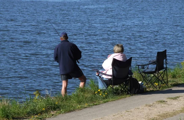 Seniorenpaar See — Stockfoto