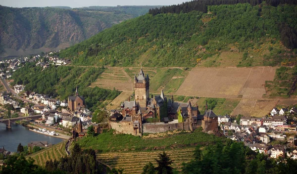 Cochem Şatosu Seyahat Mimari Konsepti — Stok fotoğraf