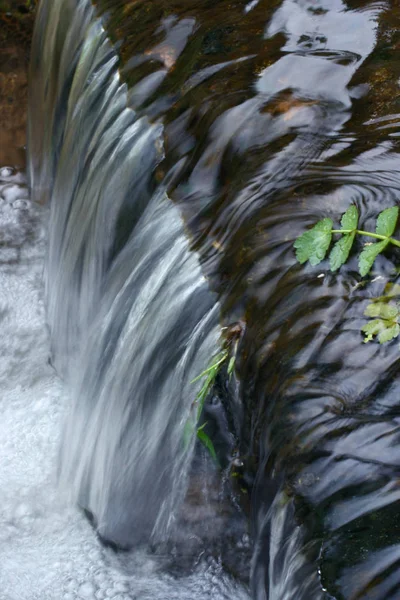 Naturens Skönhet Flodflöde Och Vattenfall — Stockfoto