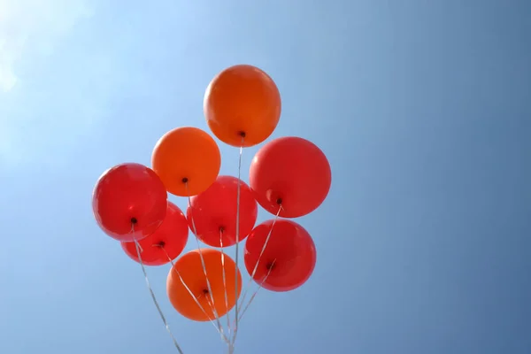 Palloncini Rossi Sul Cielo — Foto Stock