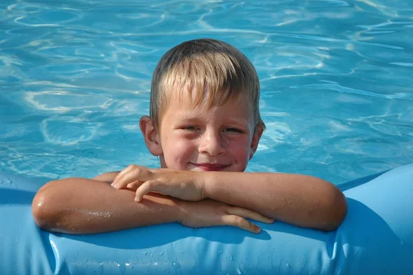 Niedliches Kinderporträt Glückliche Kindheit — Stockfoto