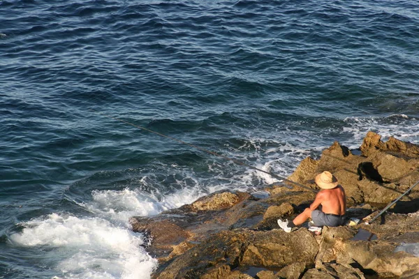 Fisherman Fishing Lake — Stock Photo, Image