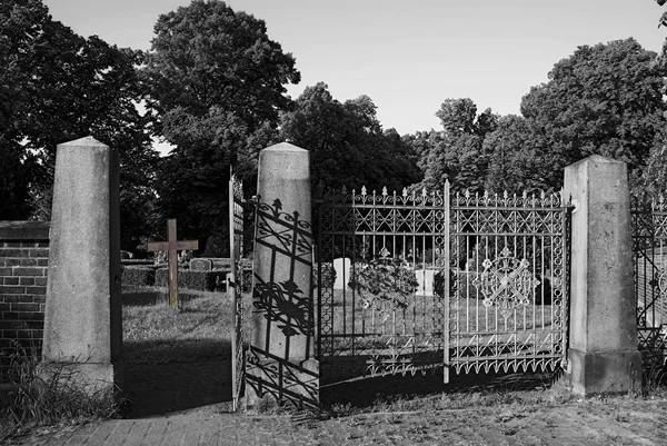 Ворота Кладбище — стоковое фото
