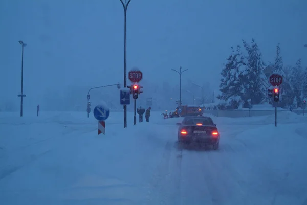 Kar Buz Yol Ayrımında — Stok fotoğraf