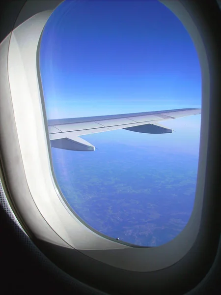 Skrzydło Okna Samolotu — Zdjęcie stockowe