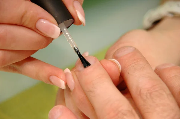 Close Van Vrouwelijke Handen Met Manicure — Stockfoto