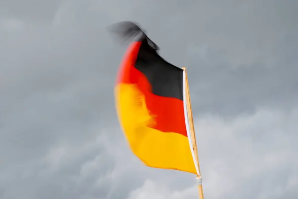 Bandera Alemana Con Nubes Tormenta —  Fotos de Stock