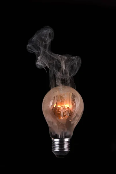 Светящаяся Лампочка Черном Фоне — стоковое фото
