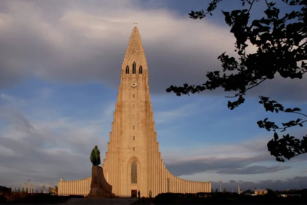 Reykjavik Sie Steht Der Stadt Auf Einem Hügel Und Hat — Stockfoto