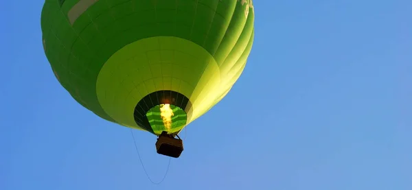 Reveals Hot Air Balloon You See Him Hear — Stock Photo, Image