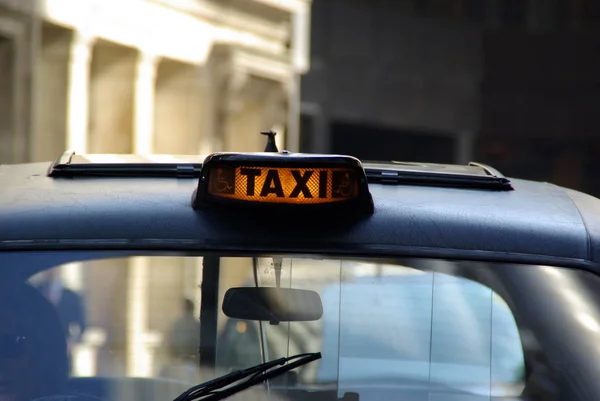 Taxischild Der Stadt — Stockfoto