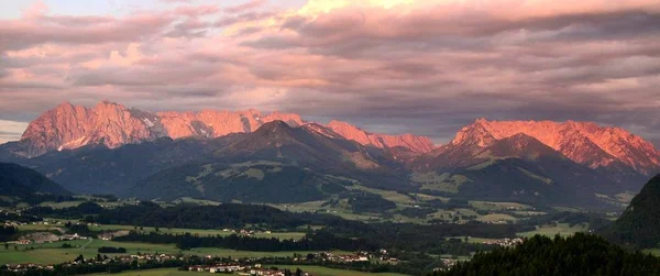 Alpenglow Grindelwald —  Fotos de Stock