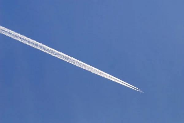 Vapour Trail Sky Line Shaped Clouds Produced Aircraft — Stock Photo, Image