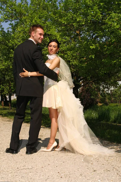 Recém Casados Desfrutando Tempo Juntos — Fotografia de Stock