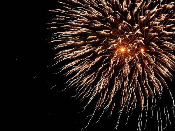 Взрыв Праздничного Фейерверка Ночном Небе Праздник — стоковое фото