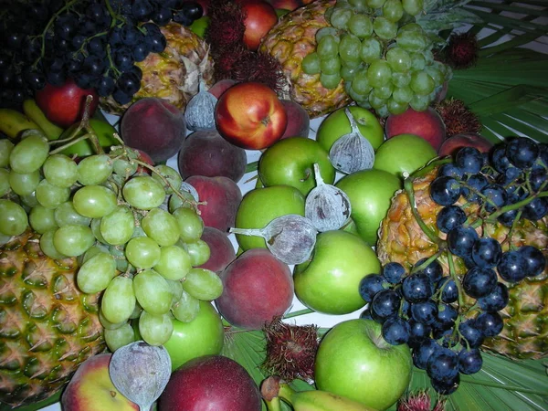 Fresh Autumn Fruits Table — Stock Photo, Image