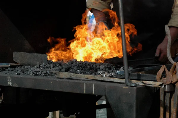 Brasas Fogo Cinza Carvão Vegetal — Fotografia de Stock