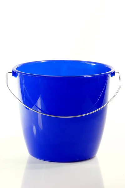 Kék Műanyag Vödör Elszigetelt Fehér Háttér — Stock Fotó