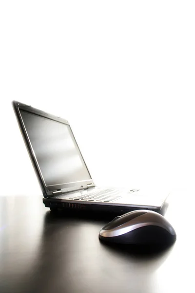Laptop Computer Witte Achtergrond — Stockfoto