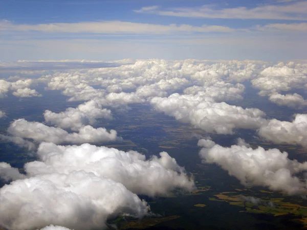 雲の上から見ると — ストック写真