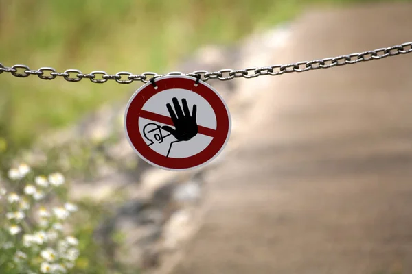 Warnschild Auf Der Straße — Stockfoto